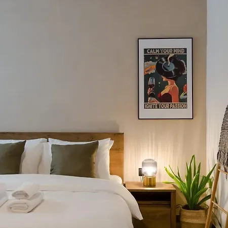 Designer With Jacuzzi Terrace Apartman *