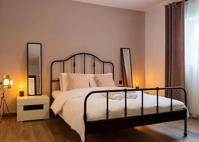 Designer With Jacuzzi Terrace Apartman