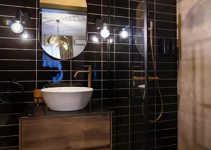 Designer With Jacuzzi Terrace