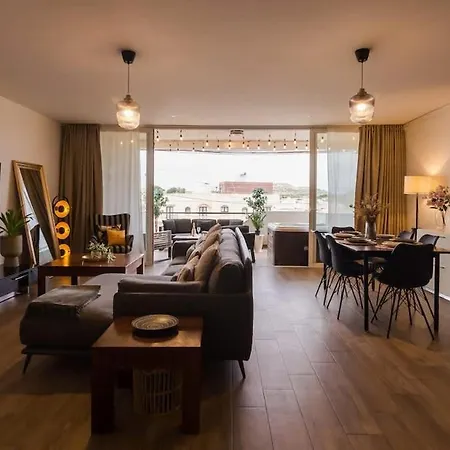 Designer With Jacuzzi Terrace *