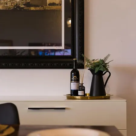 Appartement Designer With Jacuzzi Terrace Bahar ic-Caghaq