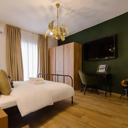 Designer With Jacuzzi Terrace *