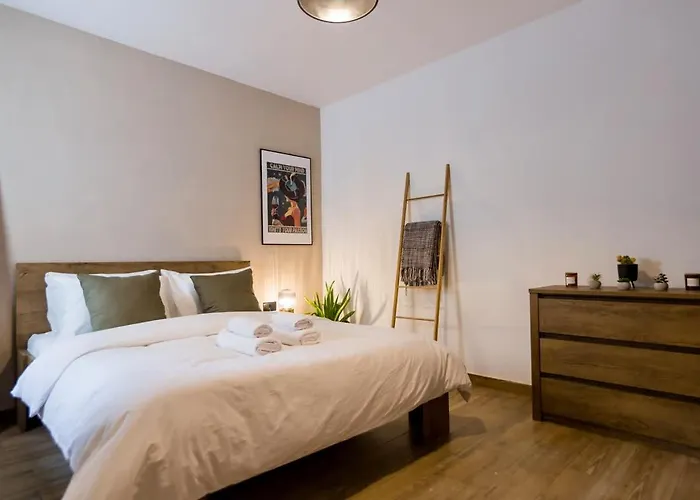 Designer With Jacuzzi Terrace Bahar ic-Caghaq