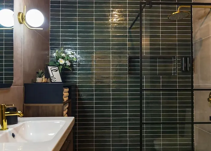 Designer With Jacuzzi Terrace